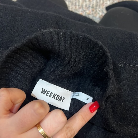 Weekday saga cropped turtle neck sweater - Picture 4 of 9